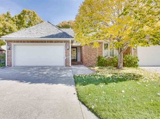 9317 E Bent Tree Cir, Wichita, KS 67226