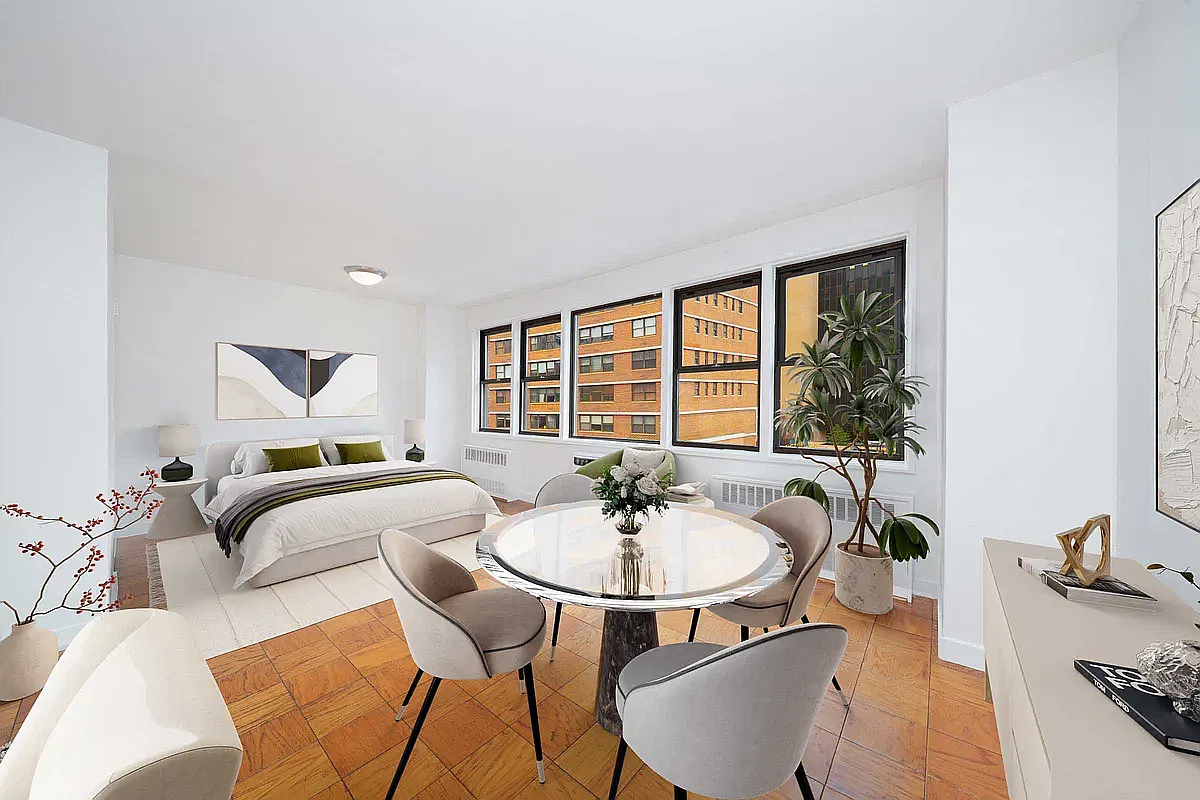 236 East 36th Street — Photo 2