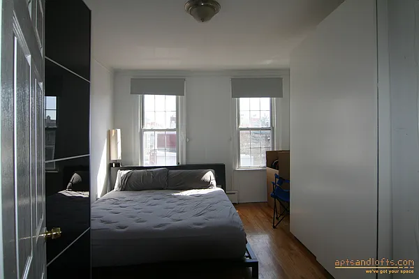 Rented by aptsandlofts.com | media 16