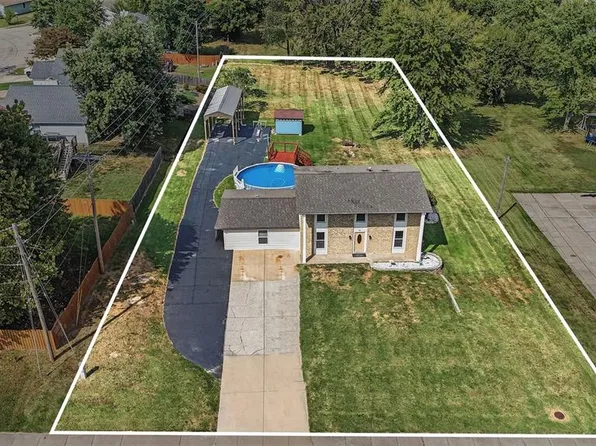10 Laura Hill Rd, Saint Peters, MO 63376