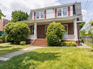 10829 69th Ave, Forest Hills, NY 11375