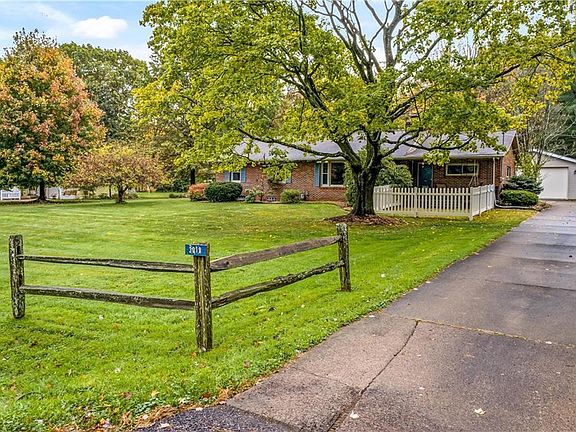 2nd image of 3012 Armstrong Dr