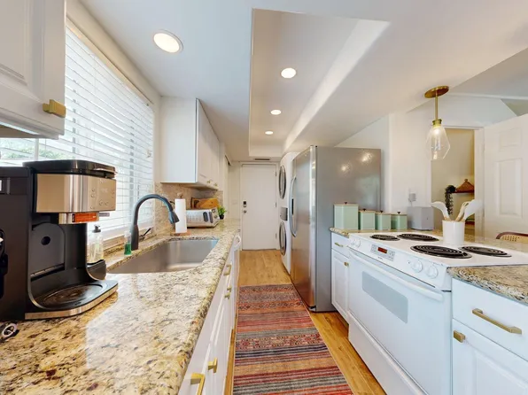 8630 S 51st St Unit 3, Phoenix, AZ 85044
