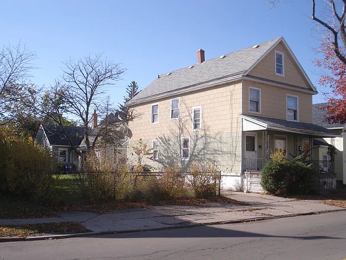 2 bed, $1,000 — Photo 2