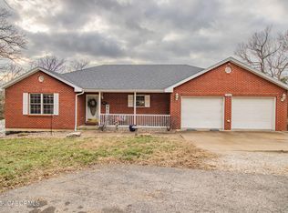 1554 Eastview Dr, Holts Summit, MO 65043