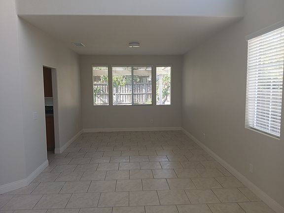 4th image of 9394 Live Oak Dr
