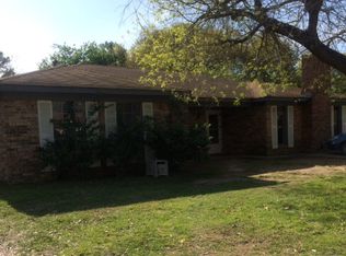 117 Linden Dr, Palestine, TX 75803