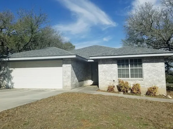 743 Oak Dr, Blanco, TX 78606