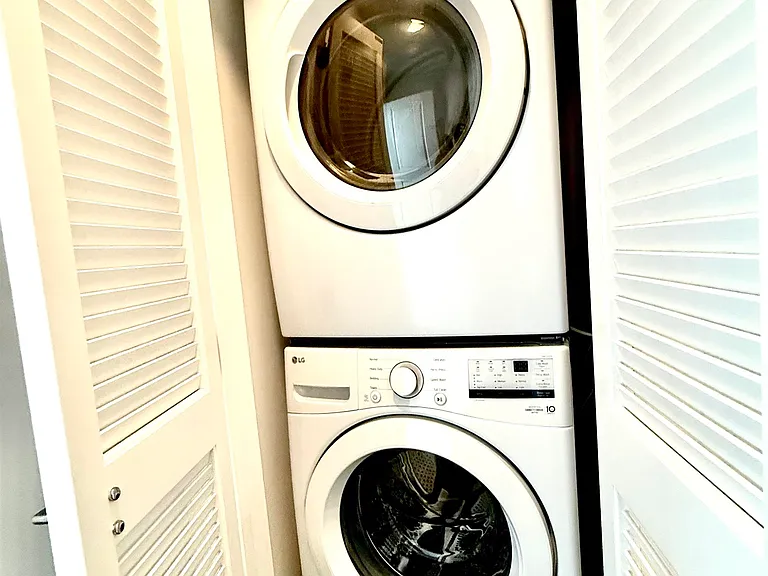1400 Hudson St #510 — Photo 9
