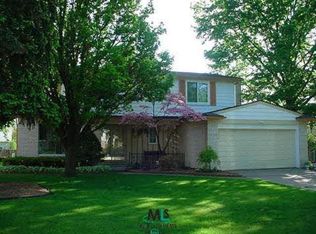 21879 Glenmorra St, Southfield, MI 48076