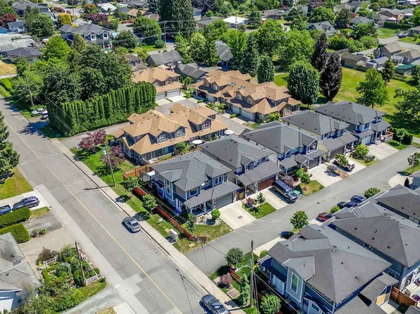 46128 Riverside Dr #10, Chilliwack, BC V2P 0H2