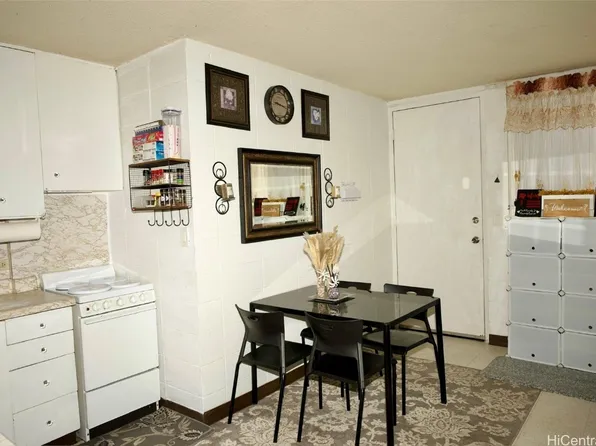 94-099 Waipahu St APT A212, Waipahu, HI 96797