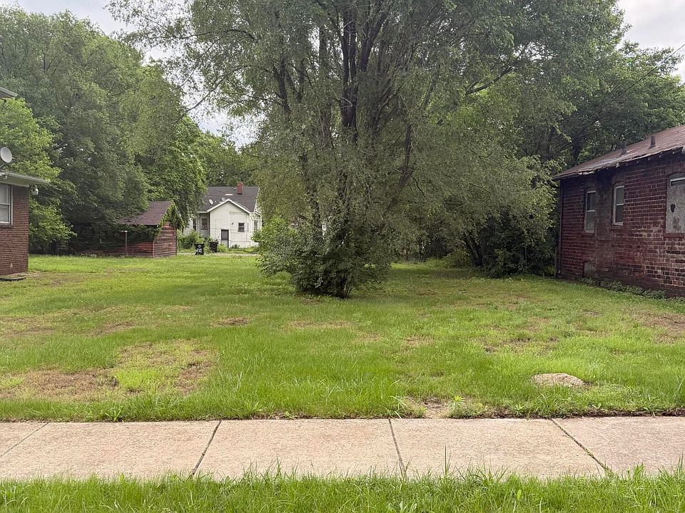 1st image of 729 Carolina St