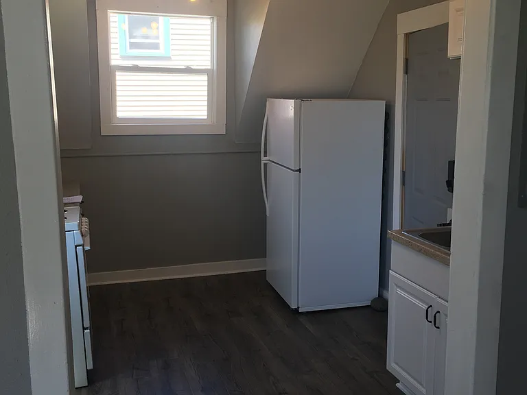 326 N 13th Ave E #B — Photo 2