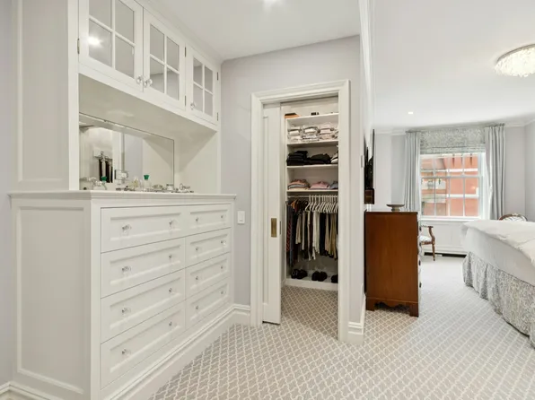 655 Park Avenue image 14 of 15