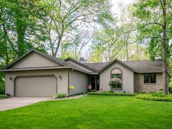 23741 River Dr, Goshen, IN 46528