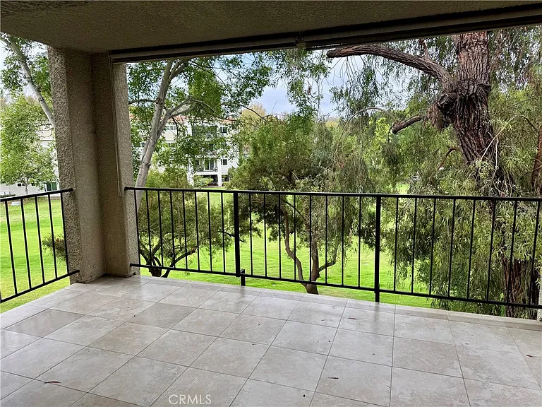 5510 Paseo Del Lago W #2B — Photo 8