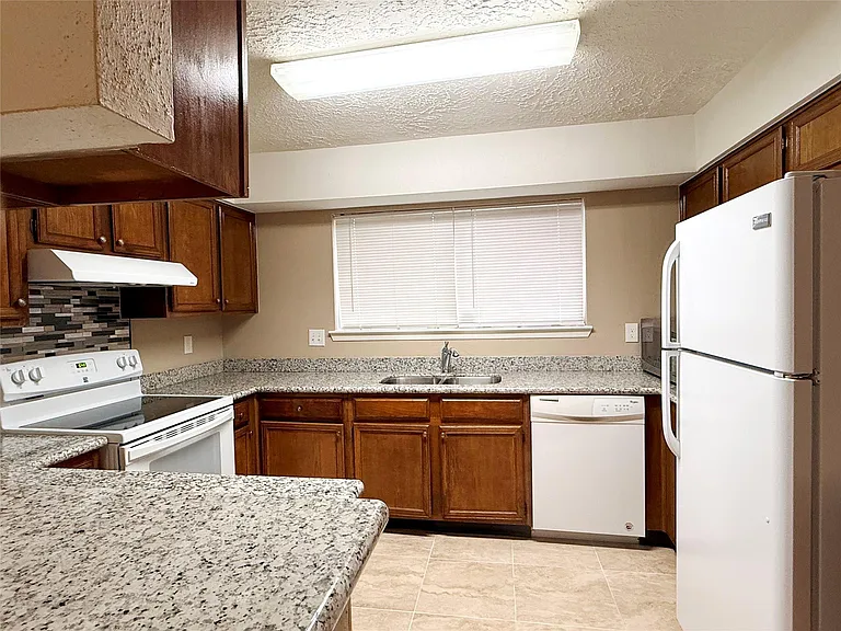 4923 Kentwalk Dr — Photo 13