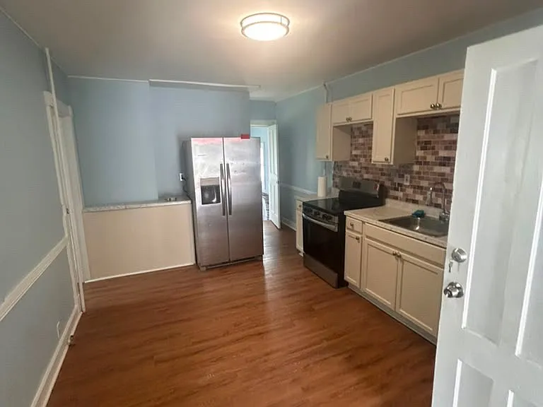 1041 Strong St #1 — Photo 1