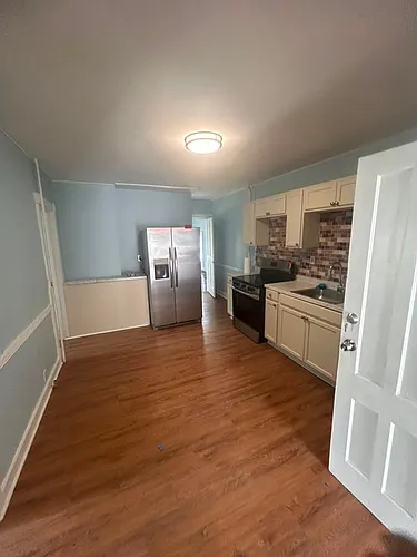 1041 Strong St Photo 1