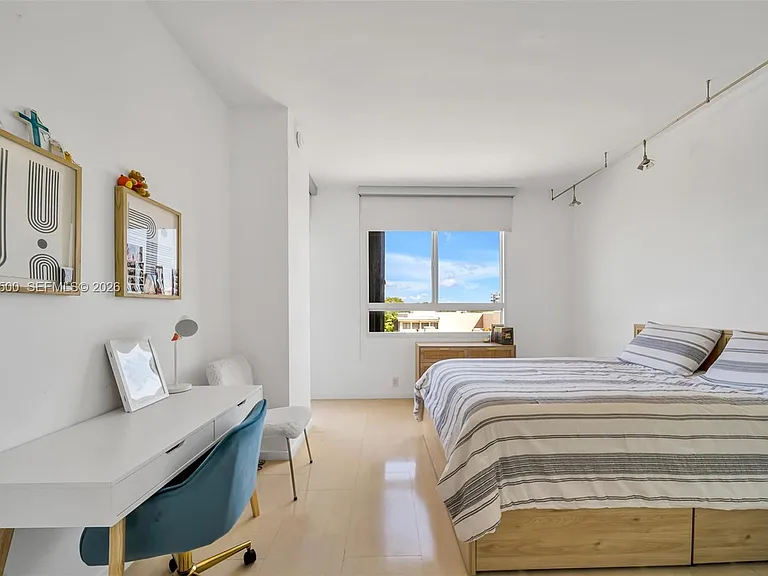 151 Crandon Blvd #500 — Photo 20