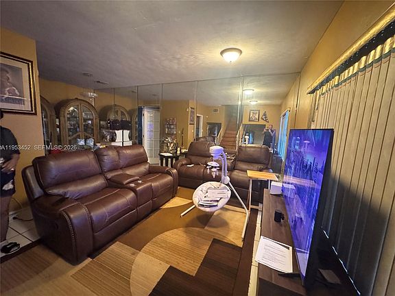 2nd image of 1600 W 32nd St