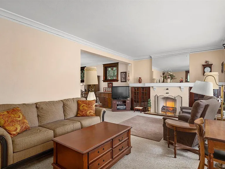 3637 Meramec St — Photo 3
