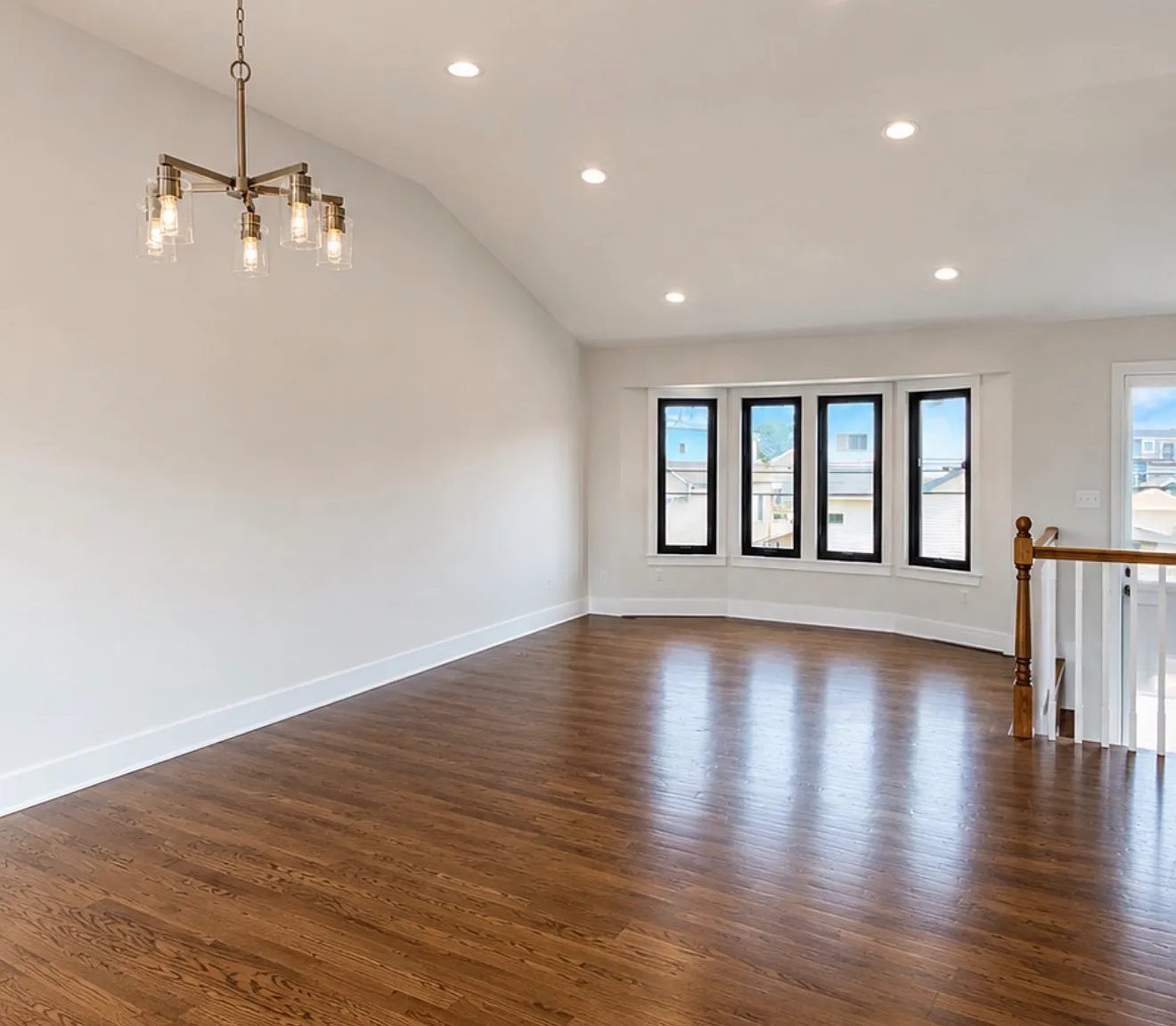 3 bed, 1300 sqft, $4,000 — Photo 1