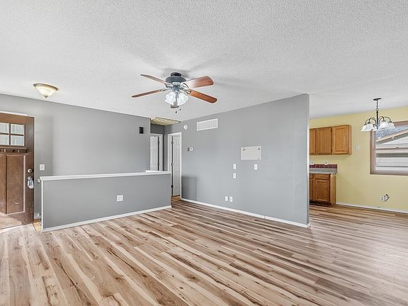 5th image of 1524 E Selma Ave