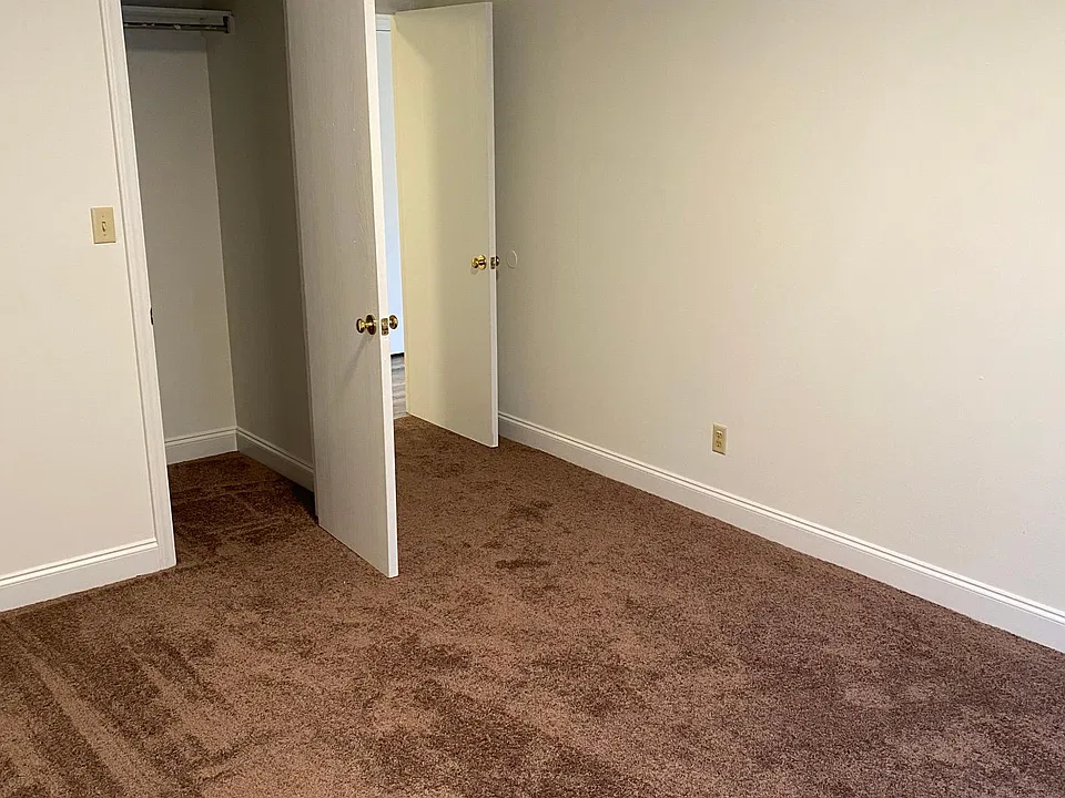 Guest bedroom