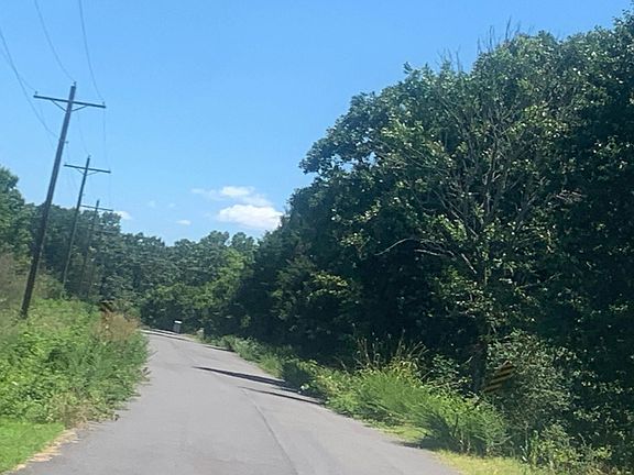4th image of 10 Ashley Ln