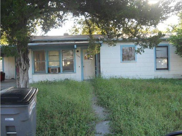 2nd image of 3304 Cedar St