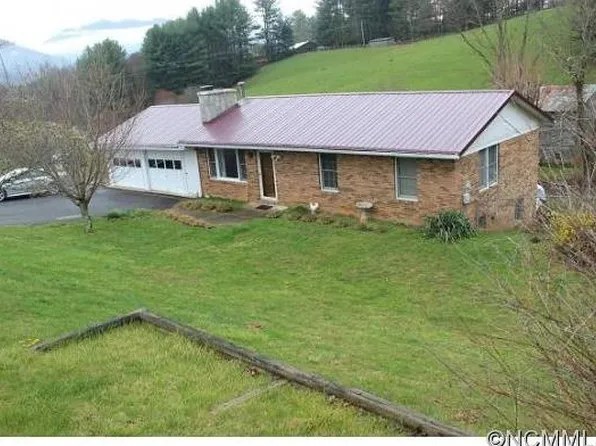 13 Mountain Cv, Burnsville, NC 28714