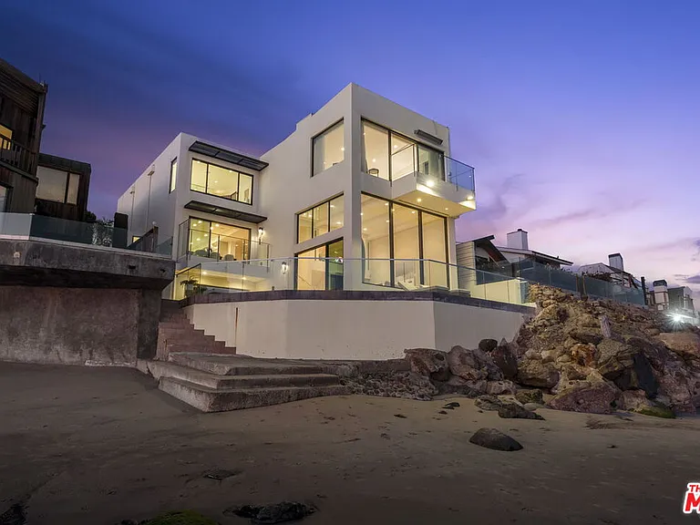 24146 Malibu Rd — Photo 3