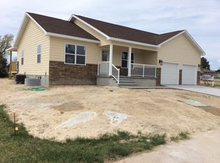 404 Apollo Rd, McCook, NE 69001