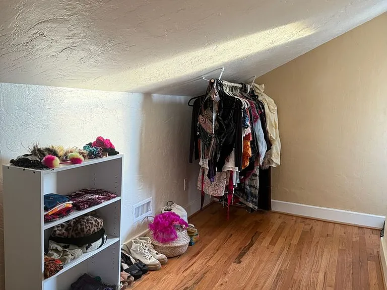 209 E Dale Ave — Photo 4