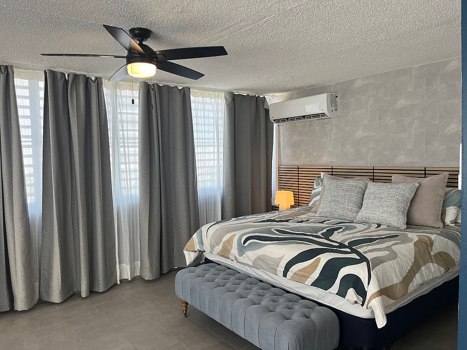 1st image of 611 Calle Hoare