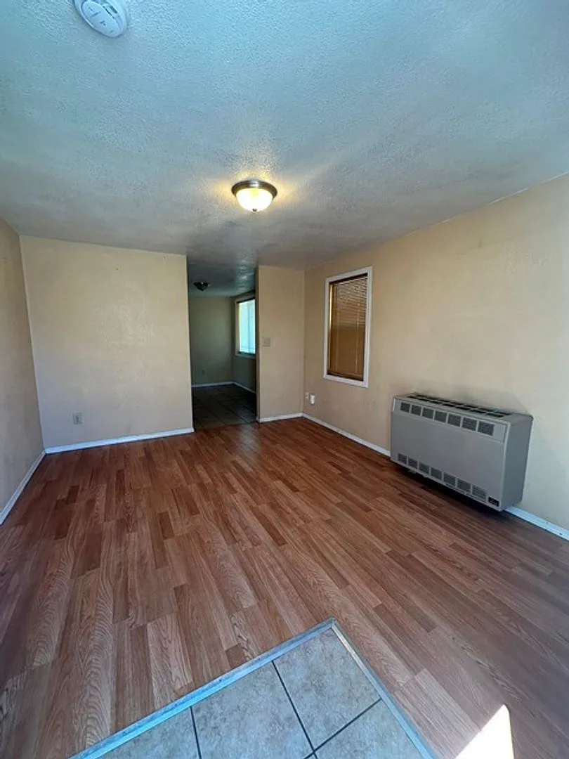 1 Bedroom House — Photo 2