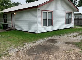 1002 S Main St #B, Breaux Bridge, LA 70517