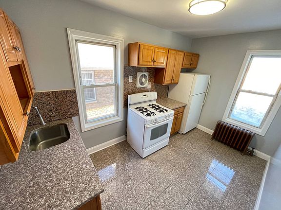 5th image of 2113 Quimby Ave #2F