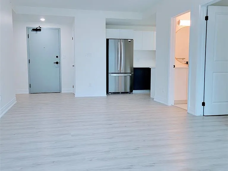 3340 Stella Cres #318 — Photo 10