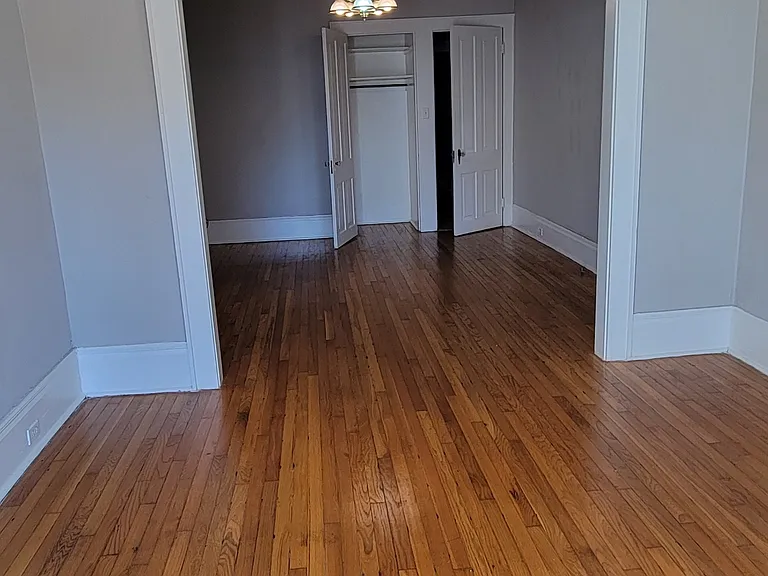 924 N Roman St — Photo 2