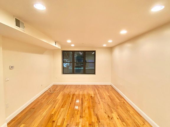 3rd image of 93 N Walnut St #104