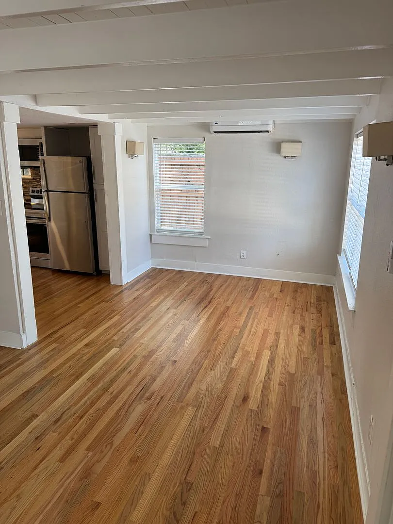 Beautiful One Bed, Two Bath With Old Tallahassee Charm — Photo 2