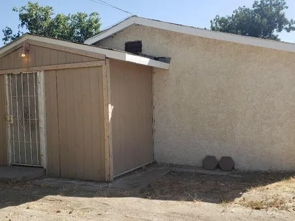 1128 S Farmdale Ave, Merced, CA 95341