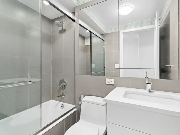 300 East 59th Street image 9 of 12