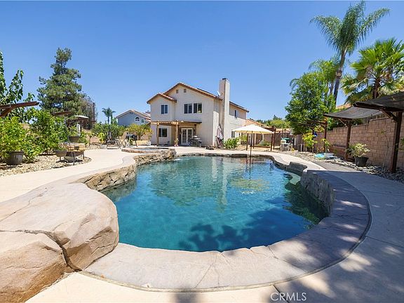 5th image of 40299 Atmore Ct