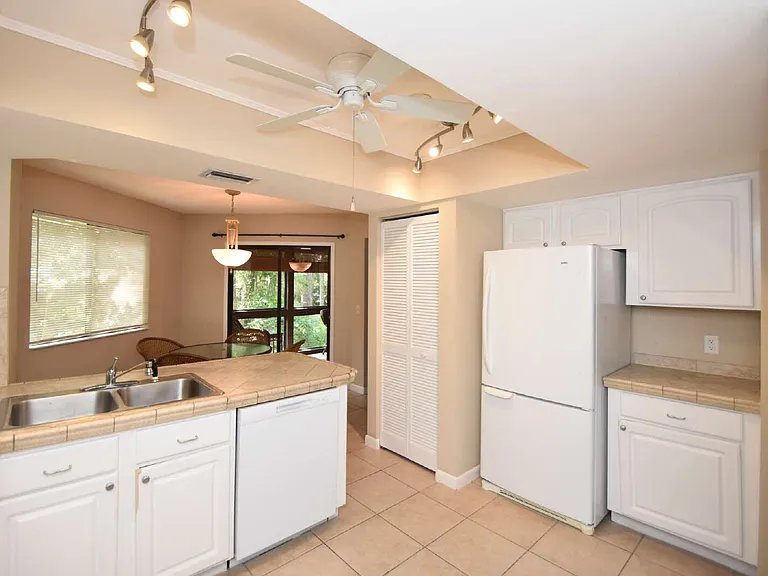 6 Broadmore Cir — Photo 8
