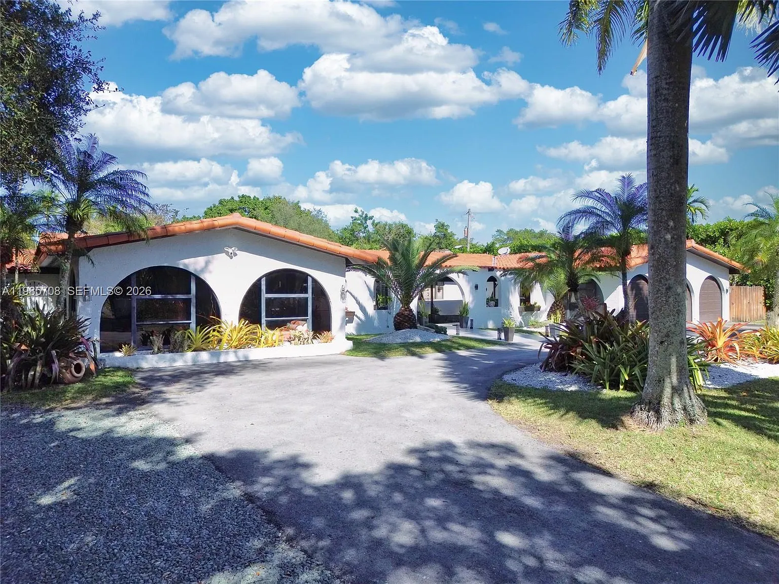 Suniland Estates — Photo 2