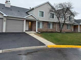 7040 Remington Ct APT 204, Woodridge, IL